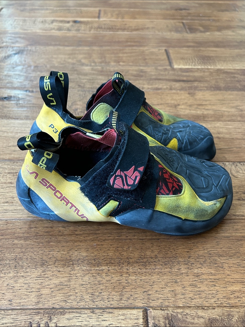 La Sportiva Skwama Rock Climbing Shoes Black Yellow Size 42 US Mens 9